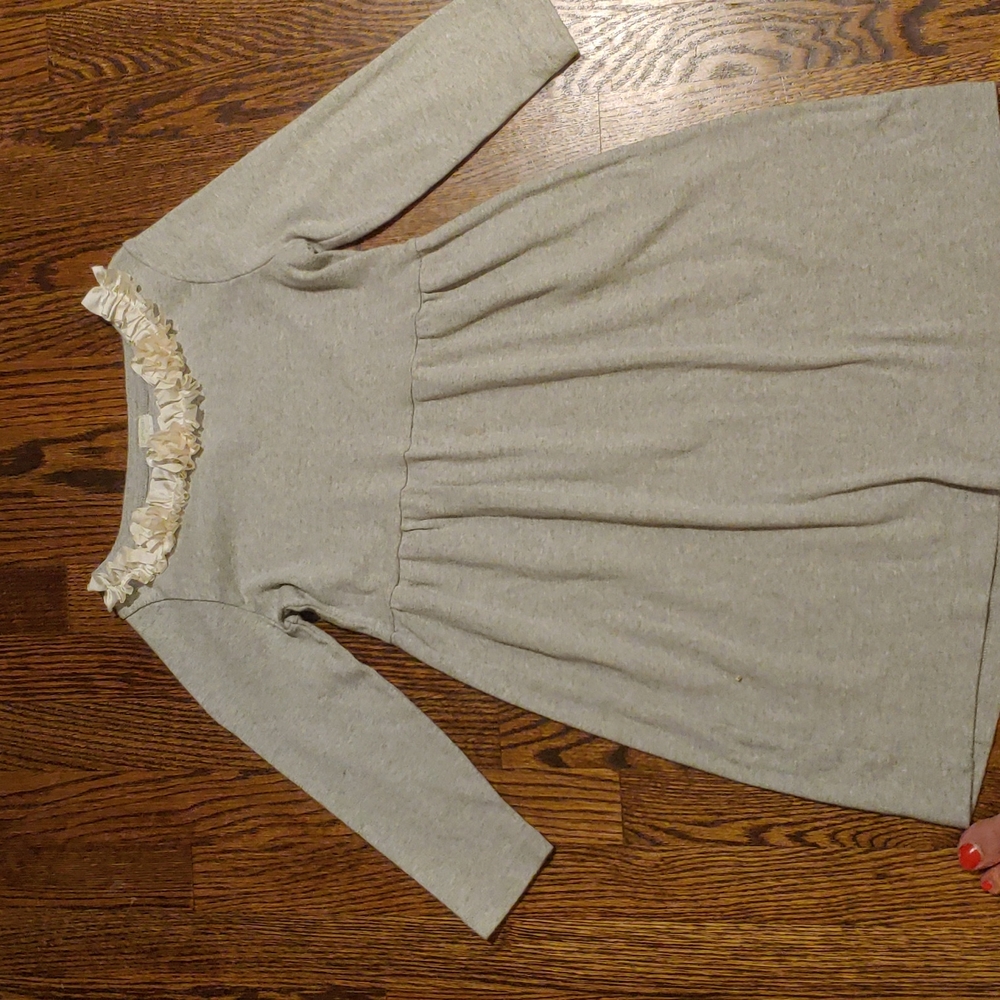 Gray knit dress with floral collar